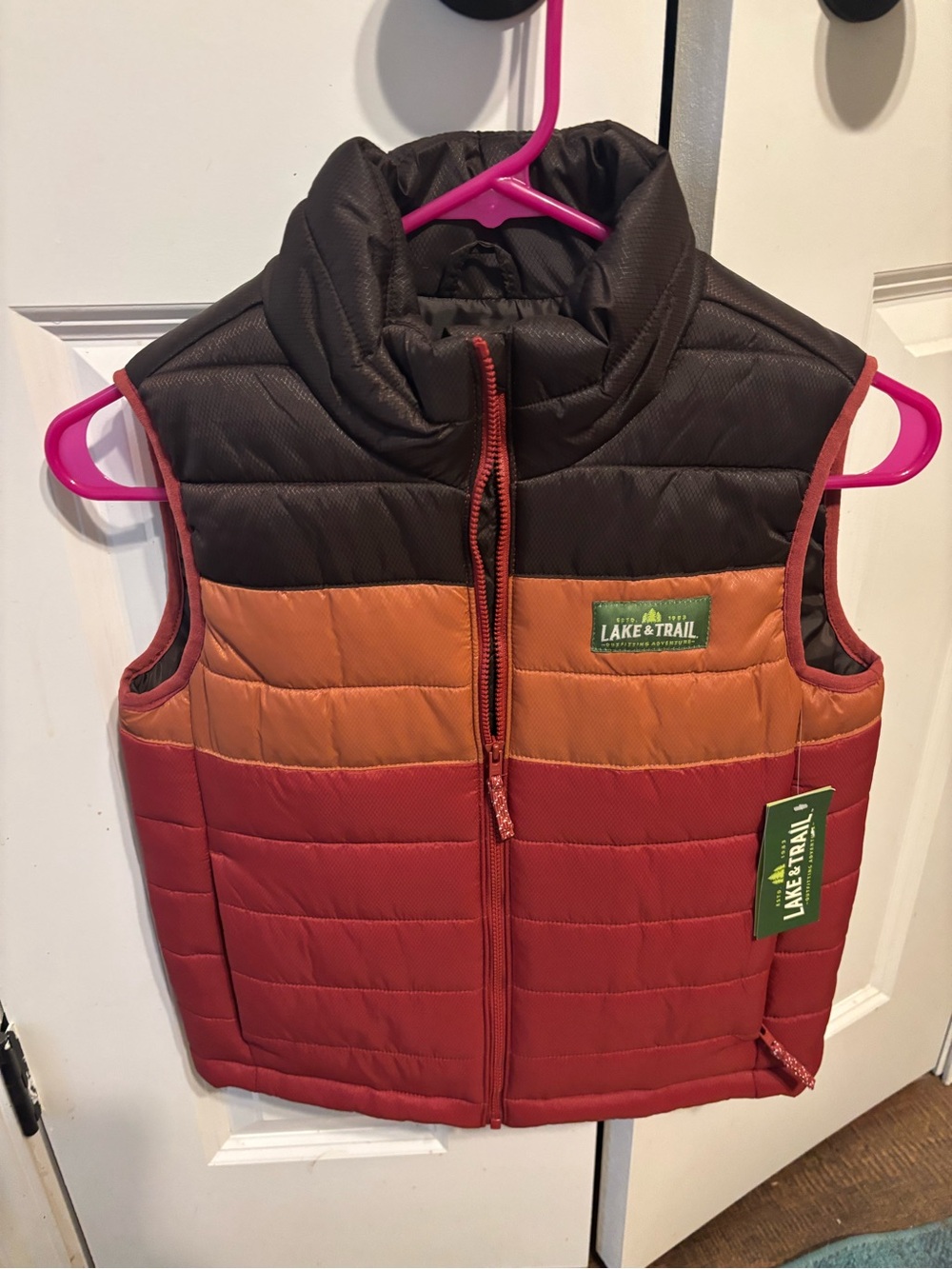 Boys size 8 Lake & Trail Colorblock Puffer Vest in Black, Orange, Red